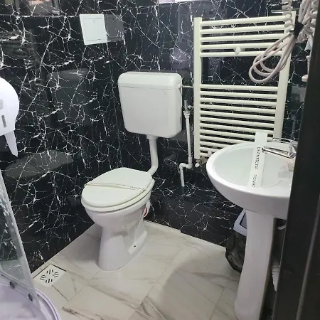 Palace 3*