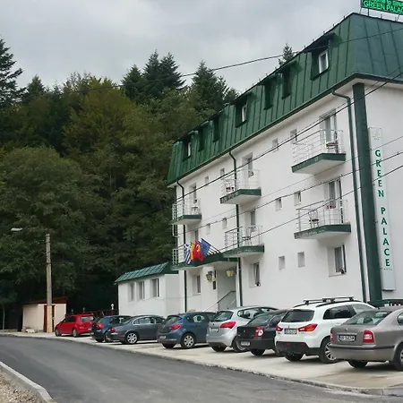 Palace 3*